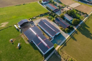 Bâtiments agricoles équipés de panneaux solaires